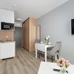 Jasny & Elegancki Typu Z Tarasem By Renters Apartment *